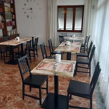 B&B Tra Mare E Marmo マリーナ・ディ・カッラーラ エクステリア 写真