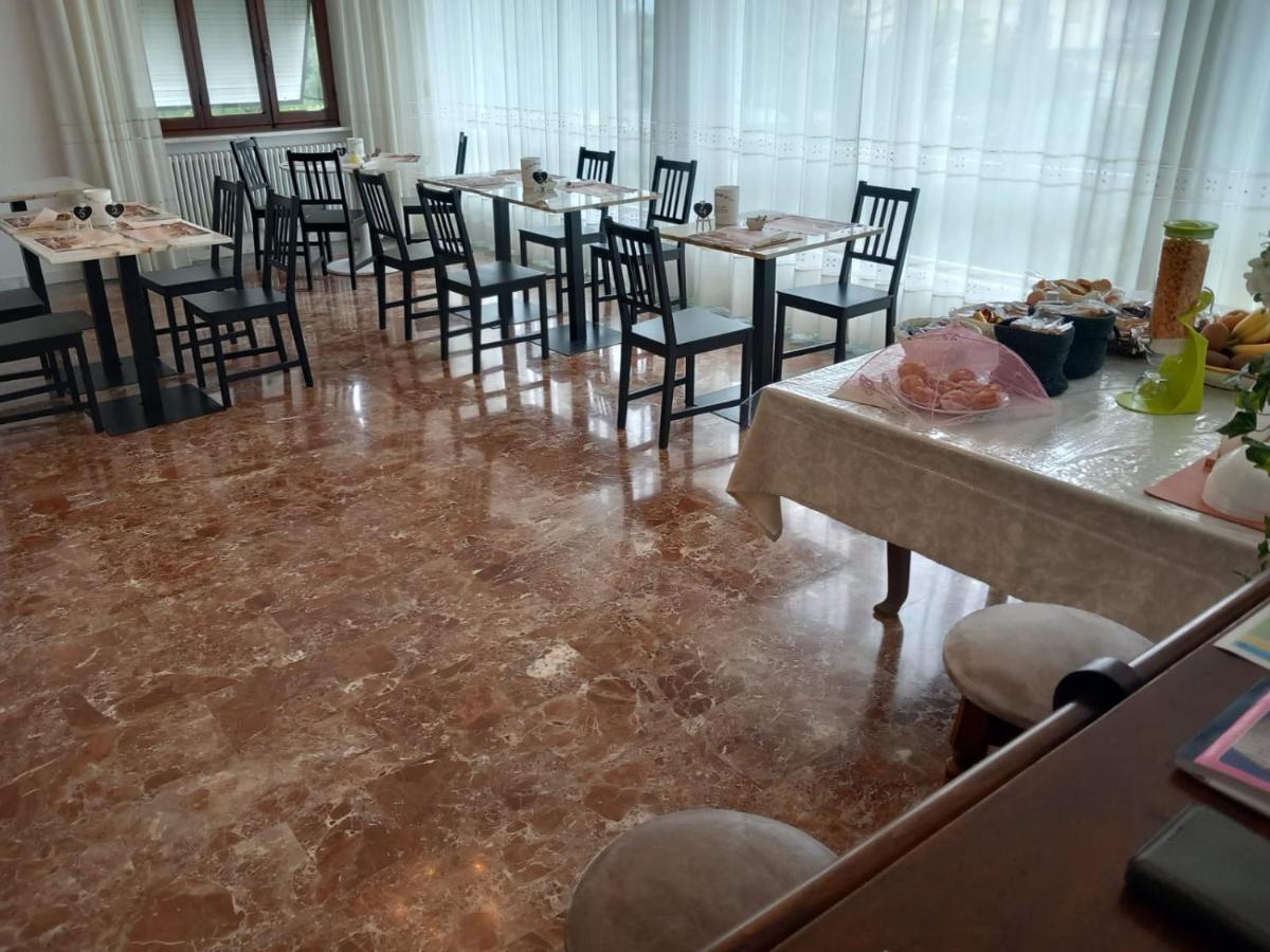 B&B Tra Mare E Marmo マリーナ・ディ・カッラーラ エクステリア 写真